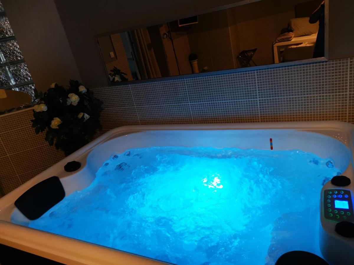 Suite Jacuzzi Au Calme Domont Екстериор снимка