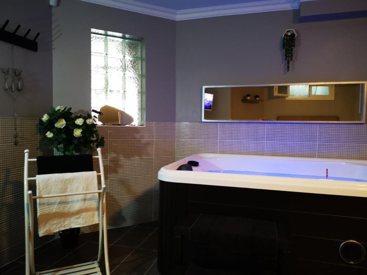 Suite Jacuzzi Au Calme Domont Екстериор снимка